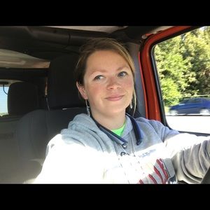 Meet your Posher, Holly